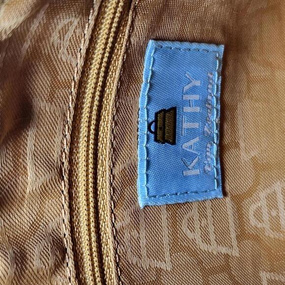 Kathy Van Zeeland Women's Navy Blue Croc-Embossed Leather Crossbody Handbag - Picture 5 of 9